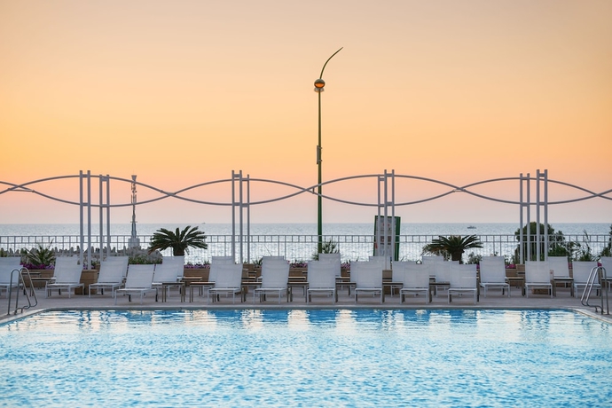 Imagen de la piscina del Hotel Tamara Ashkelon. Foto 18