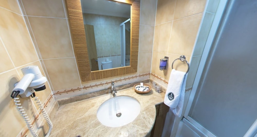 Imagen de la habitación del Hotel Tamara Otel. Foto 9