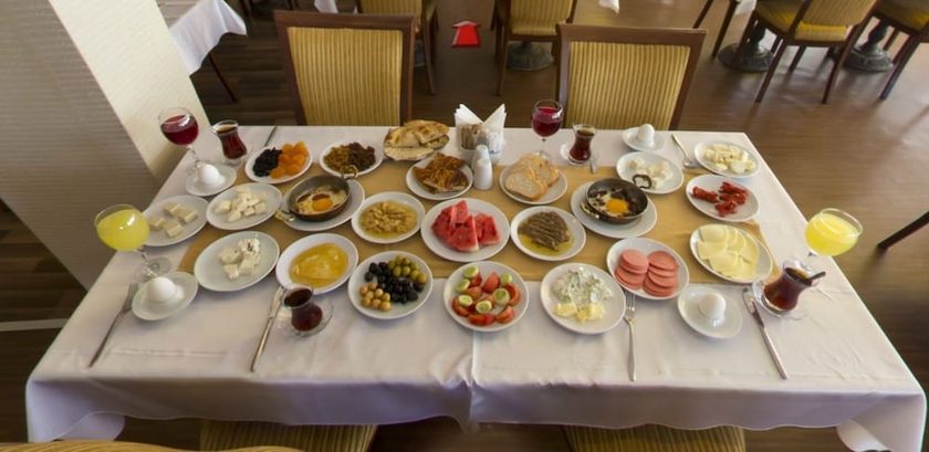 Imagen del bar/restaurante del Hotel Tamara Otel. Foto 2