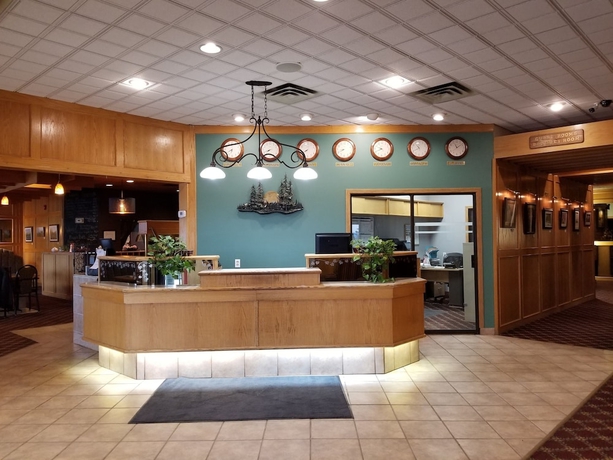Imagen de los interiores del Hotel Tamarack Motor Inn. Foto 16