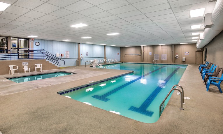 Imagen de la piscina del Hotel Tamarack Wisconsin Dells a Ramada by Wyndham. Foto 13
