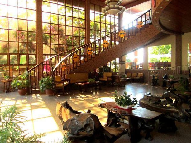 Imagen de los interiores del Hotel Tamaraw Beach Resort. Foto 4