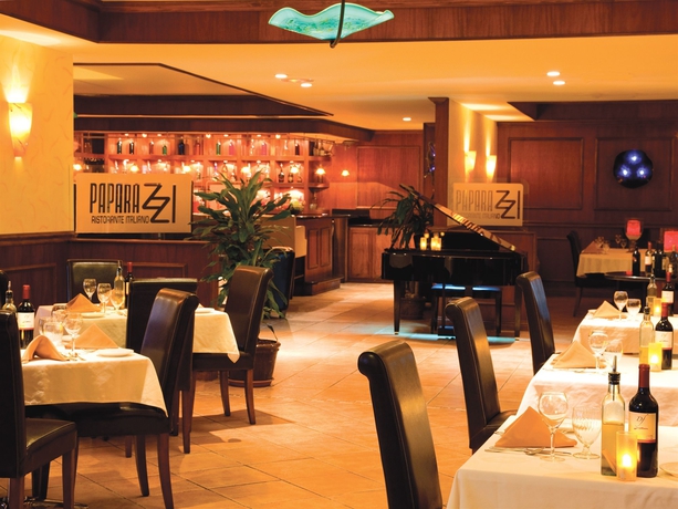 Imagen del bar/restaurante del Hotel Tamarijn Aruba All Inclusive. Foto 7