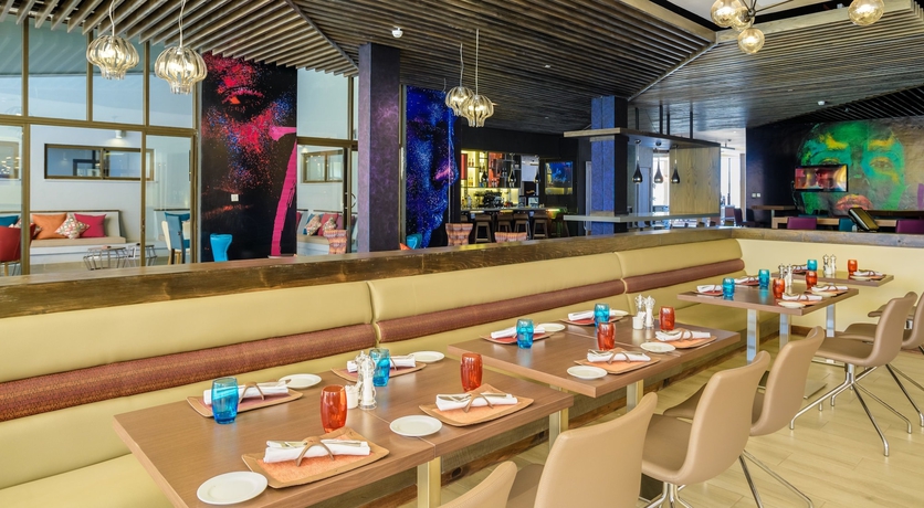 Imagen del bar/restaurante del Hotel Tamarind Tree. Foto 2