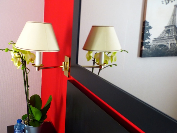 Imagen de la habitación del Hotel Tamaris, París. Foto 10