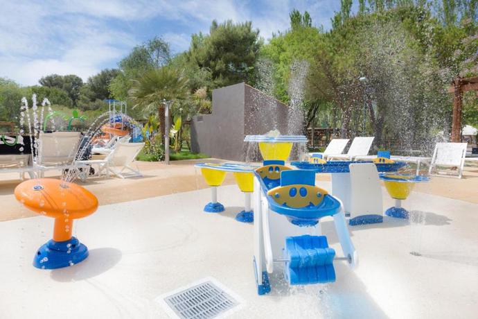 Imagen de los exteriores del Hotel Tamarit Beach Resort. Foto 26