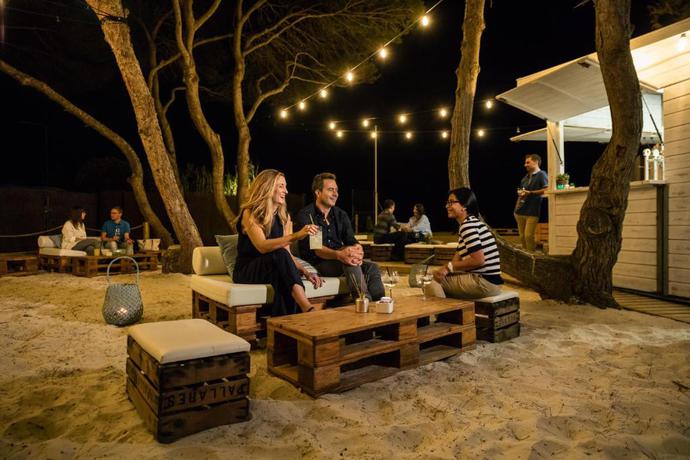 Imagen del bar/restaurante del Hotel Tamarit Beach Resort. Foto 2