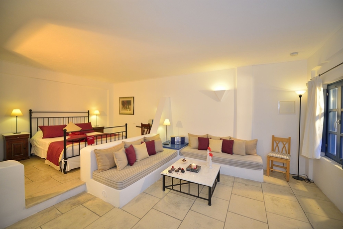 Imagen de los interiores del Hotel Tamarix Del Mar Suites. Foto 8