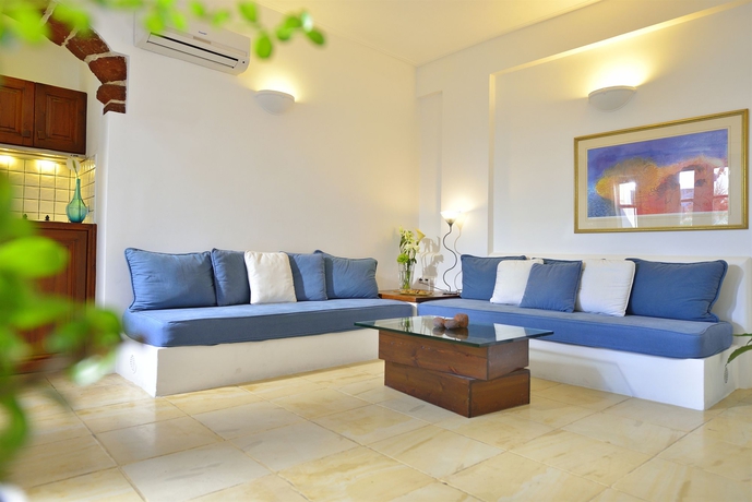 Imagen de los interiores del Hotel Tamarix Del Mar Suites. Foto 9