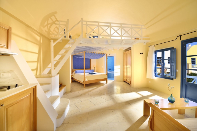 Imagen de los interiores del Hotel Tamarix Del Mar Suites. Foto 10