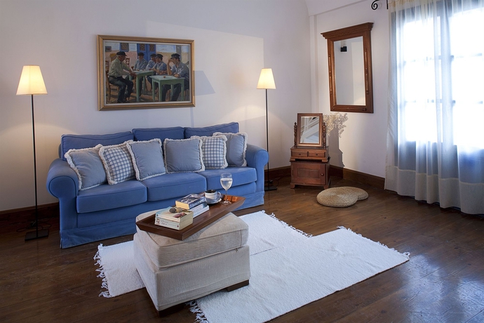 Imagen de los interiores del Hotel Tamarix Del Mar Suites. Foto 12