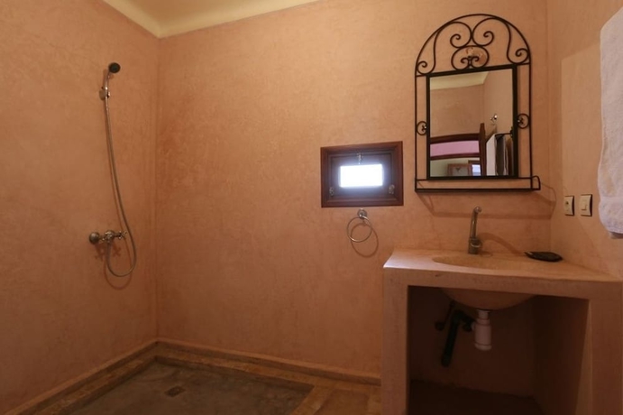 Imagen de la habitación del Hotel Tamatert Guest House. Foto 9