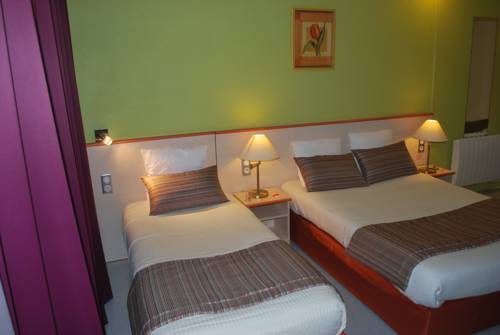 Imagen de la habitación del Hotel Tambourin. Foto 5