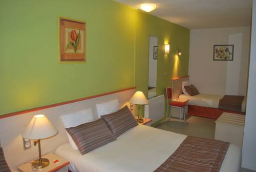 Imagen de la habitación del Hotel Tambourin. Foto 6