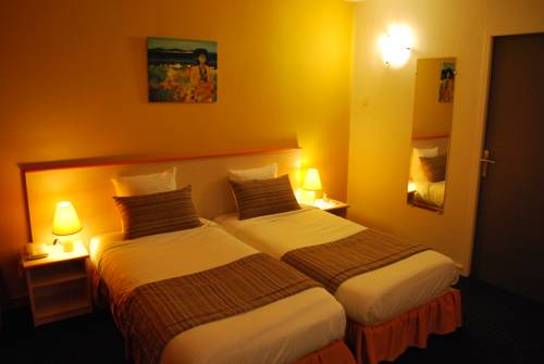 Imagen de la habitación del Hotel Tambourin. Foto 10