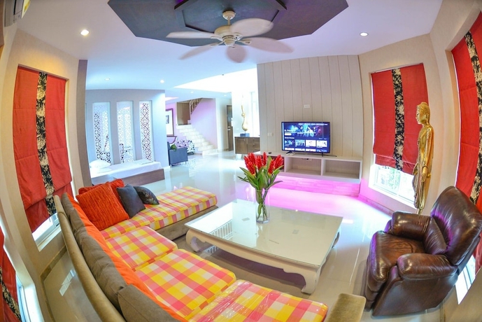 Imagen de los interiores del Hotel Tamnak Beach House. Foto 16