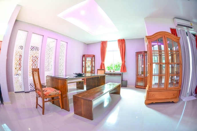 Imagen de los interiores del Hotel Tamnak Beach House. Foto 18