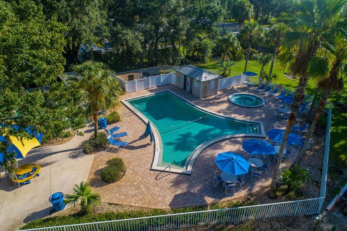 Imagen de los exteriores del Hotel Tampa East RV Resort- Campground. Foto 14
