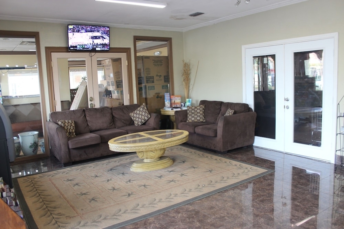 Imagen de los interiores del Hotel Tampa Inn - Near Busch Gardens. Foto 18