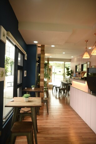 Imagen del bar/restaurante del Hotel Tampay sa Sinagtala. Foto 15