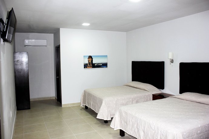 Imagen de la habitación del Hotel Tampico Express. Foto 7