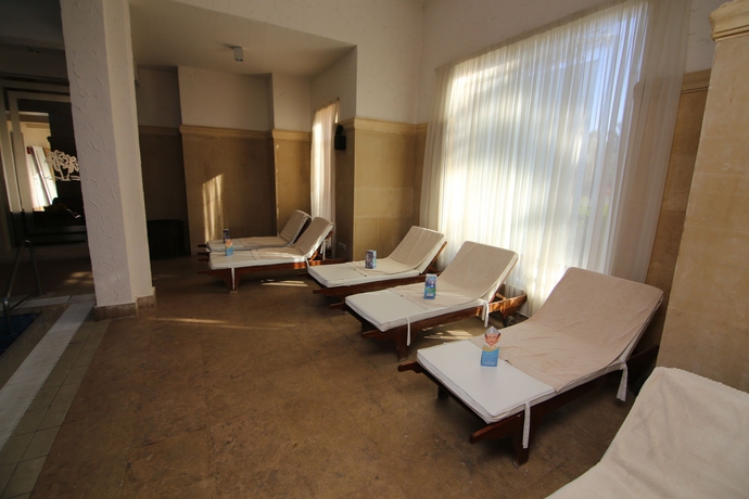 Imagen de los interiores del Hotel Tamra Beach Resort. Foto 7