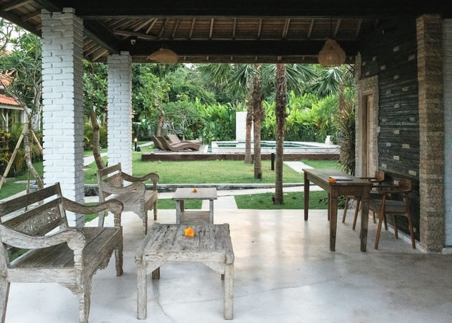 Imagen de los interiores del Hotel Tamuku Padang Padang, CARI Surf Camp. Foto 16