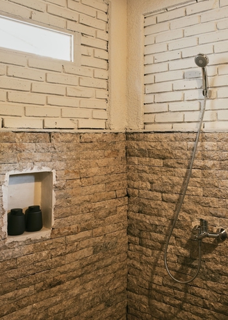 Imagen de la habitación del Hotel Tamuku Padang Padang, CARI Surf Camp. Foto 10