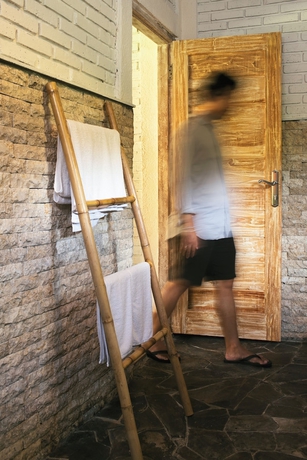 Imagen de la habitación del Hotel Tamuku Padang Padang, CARI Surf Camp. Foto 13