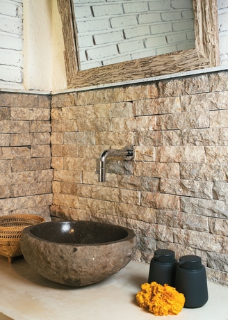 Imagen de la habitación del Hotel Tamuku Padang Padang, CARI Surf Camp. Foto 14