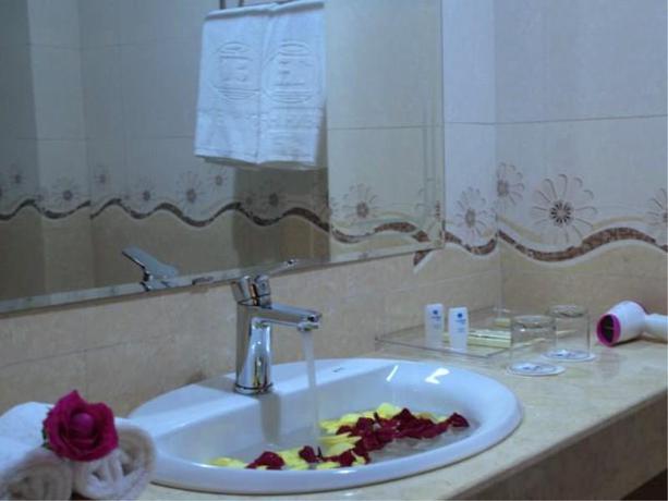 Imagen de la habitación del Hotel Tan Binh. Foto 8