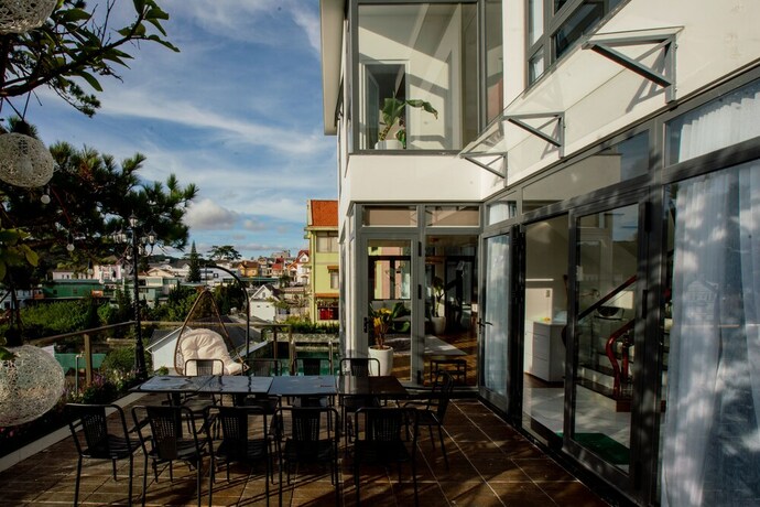 Imagen de los exteriores del Hotel Tan Villa 2. Foto 38