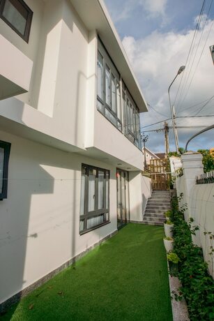 Imagen de los exteriores del Hotel Tan Villa 2. Foto 39