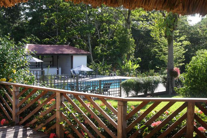 Imagen de los exteriores del Hotel Tanager Rainforest Lodge. Foto 11