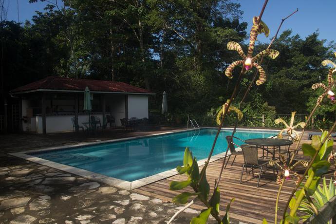 Imagen de la piscina del Hotel Tanager Rainforest Lodge. Foto 16