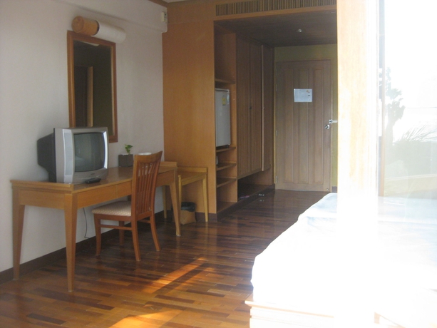 Imagen de la habitación del Hotel Tanaosri Resort. Foto 1