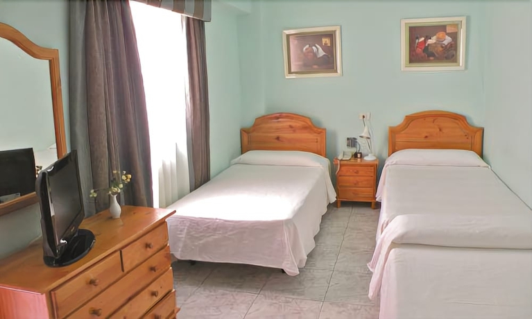 Imagen de la habitación del Hotel Tanausú. Foto 3