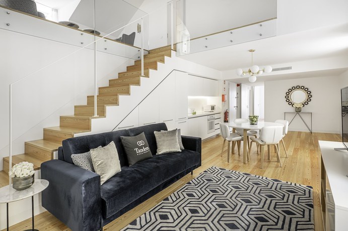 Imagen de la habitación del Hotel Tandem Palacio Alfama Suites. Foto 10