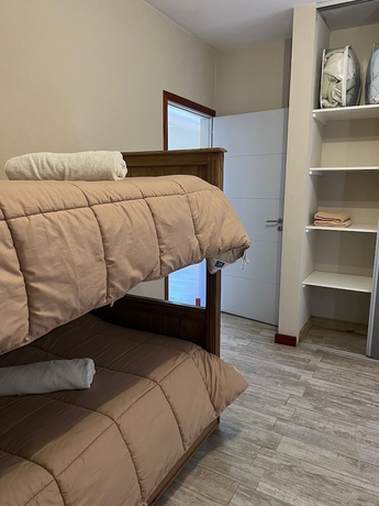 Imagen de la habitación del Hotel Tandil del Lago. Foto 6