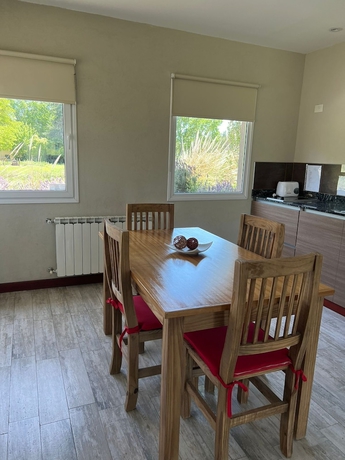 Imagen de la habitación del Hotel Tandil del Lago. Foto 16