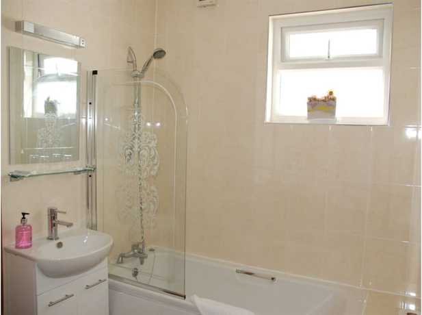 Imagen de la habitación del Hotel Tanes. Foto 12