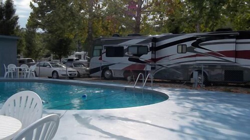 Imagen de la piscina del Hotel Taneycomo Lakefront Resort. Foto 19