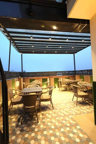 Imagen del bar/restaurante del Hotel Tango Traxx. Foto 3
