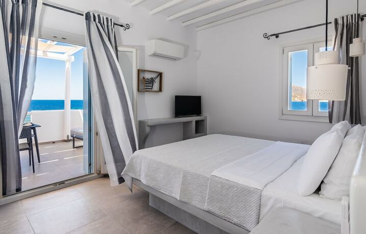 Imagen de la habitación del Hotel Tania Milos. Foto 17