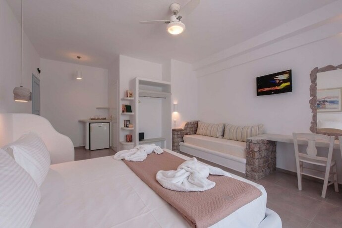Imagen de la habitación del Hotel Tania Milos. Foto 20