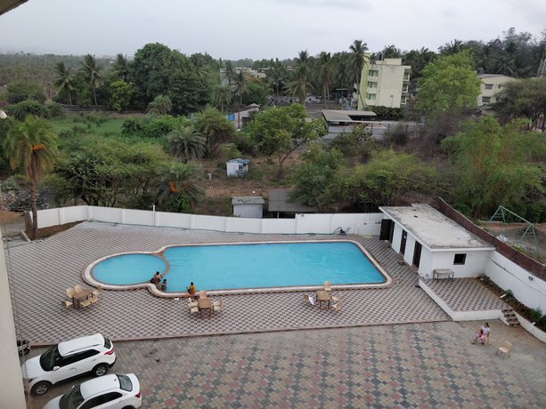 Imagen de la piscina del Hotel Tania Searock. Foto 19