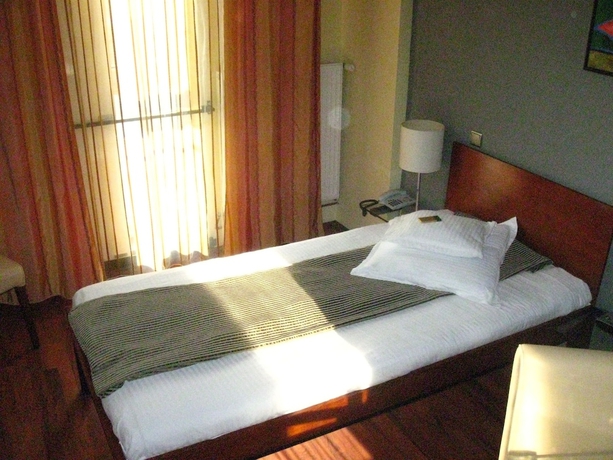 Imagen de la habitación del Hotel Tania-frankfurt. Foto 9