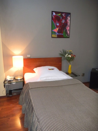 Imagen de la habitación del Hotel Tania-frankfurt. Foto 13