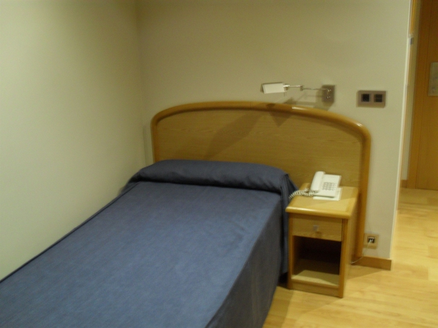 Imagen de la habitación del Hotel Tanit. Foto 5