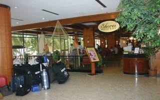 Imagen del bar/restaurante del Hotel Tanjung Bungah Beach Hotel Penang. Foto 2